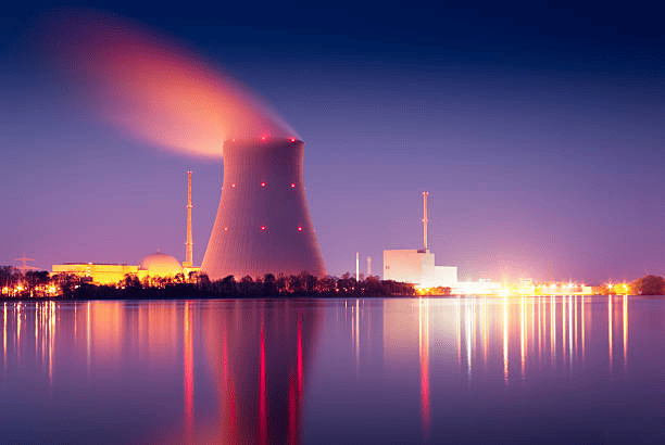 原子力発電所の夜景